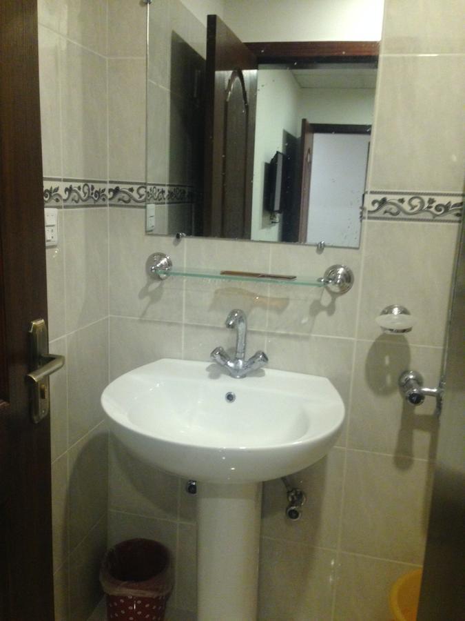 The Smart Hotel Murree Exterior photo